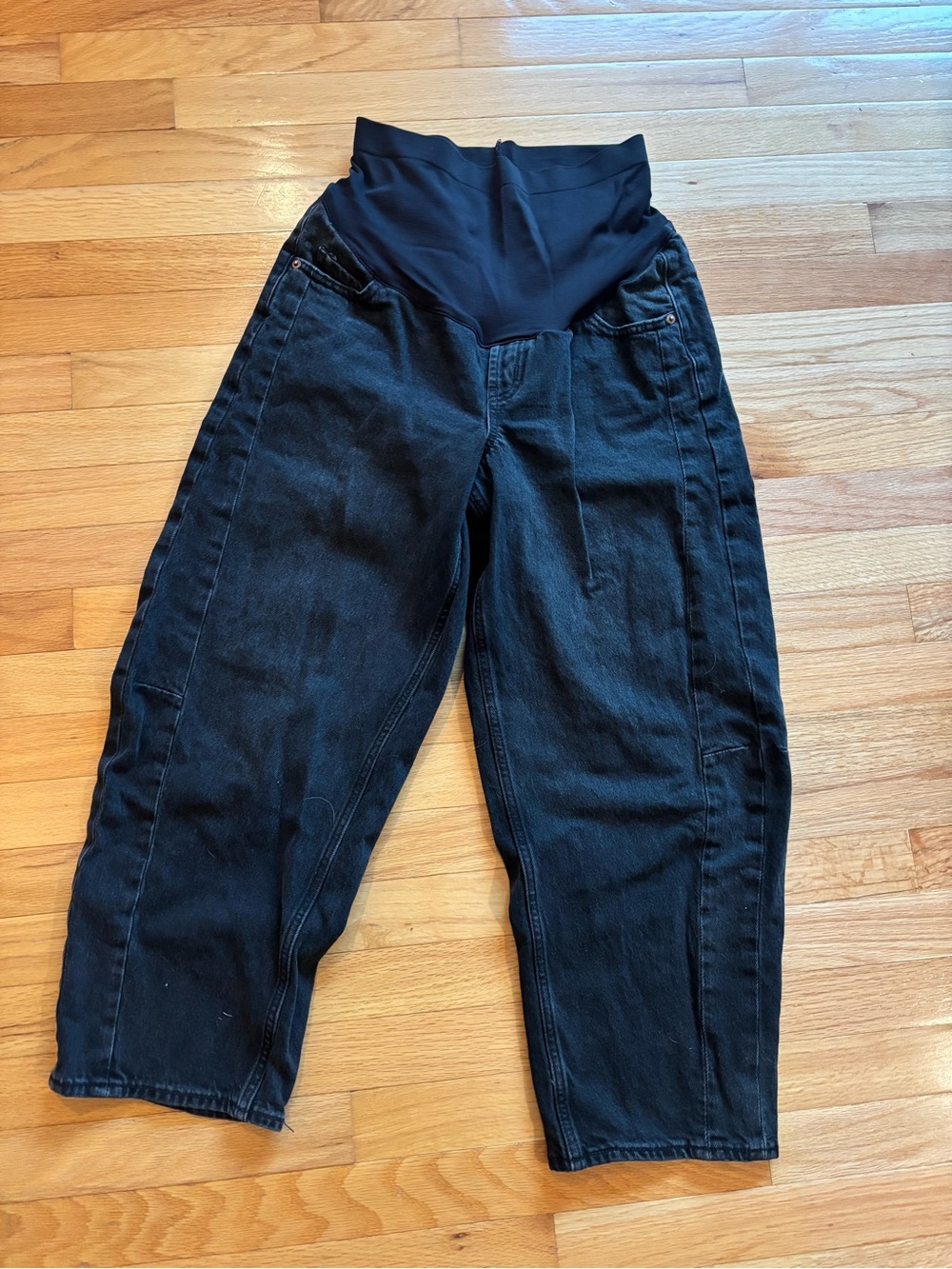 Maternity Lot - capsule wardrobe sizes medium to large. - Picture 3 of 16